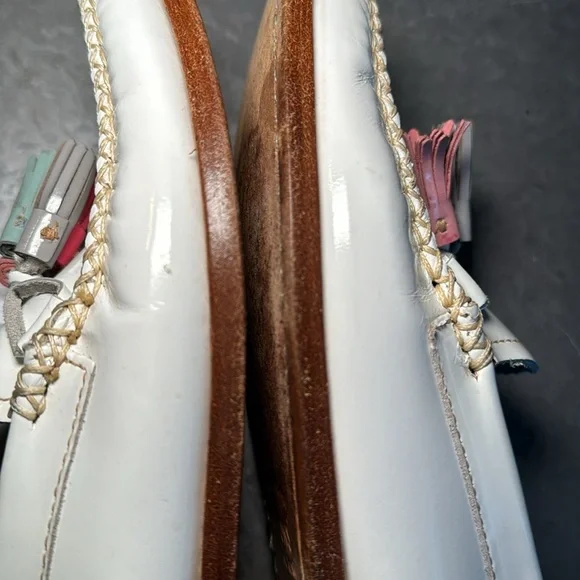 G.H. Bass & Co. White Handcrafted Patent Leather Weejuns withTassels Women’s 7.5 - Picture 12 of 12